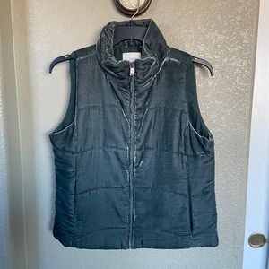 Loft velvet puffer vest